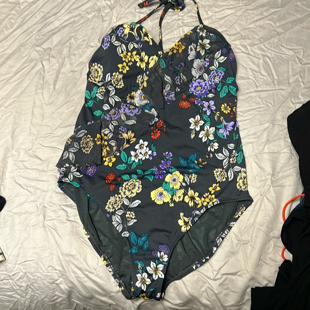 Time and tru bathing suit size XL